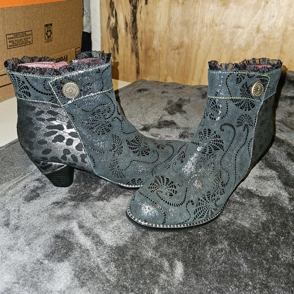 L'ARTISTE the DESSA Ankle BOOIE Leather Animal Print Black Lace Cuff Studs - Picture 5 of 6